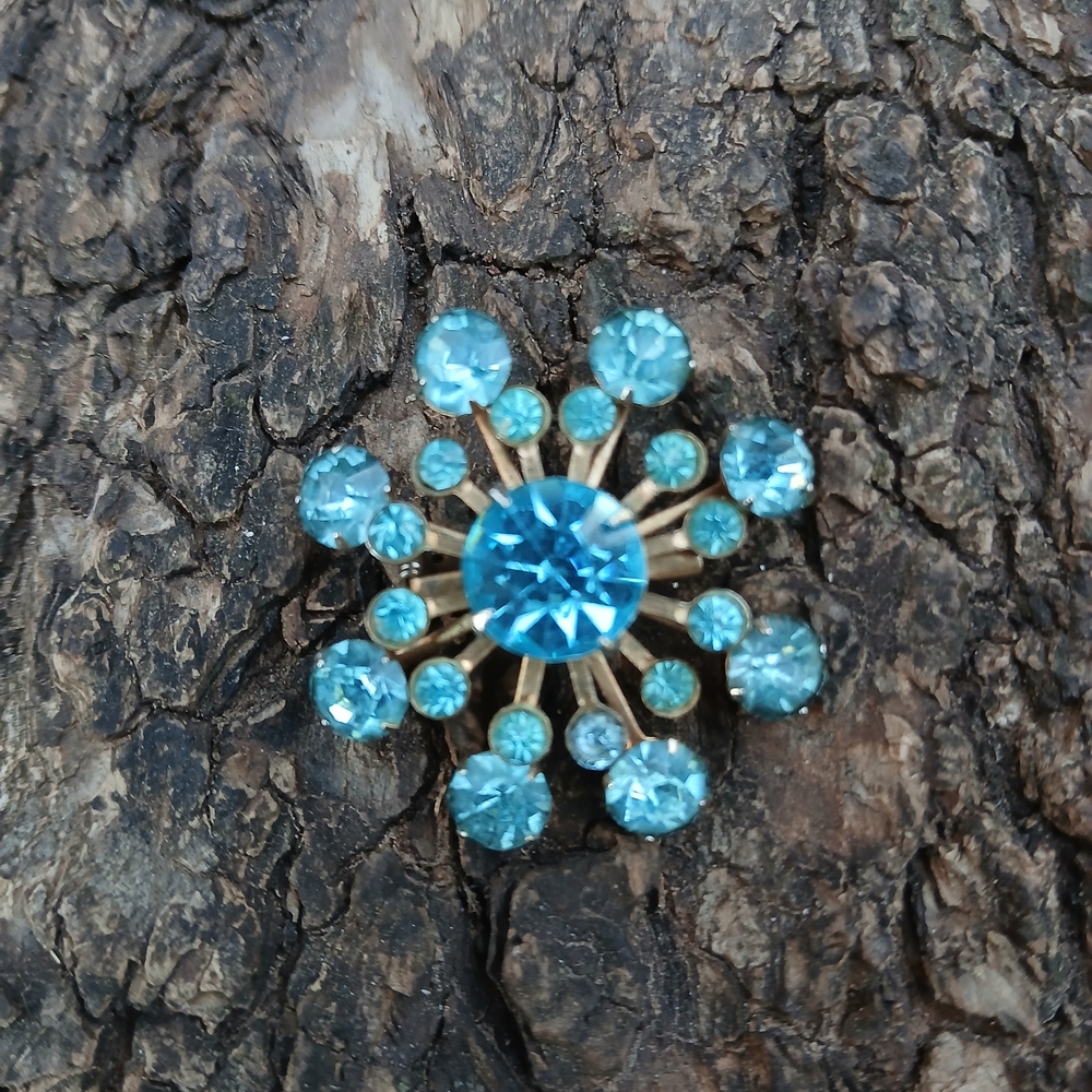 Elegant 💙💛Rhinestone Blue 💎Gold Brooch